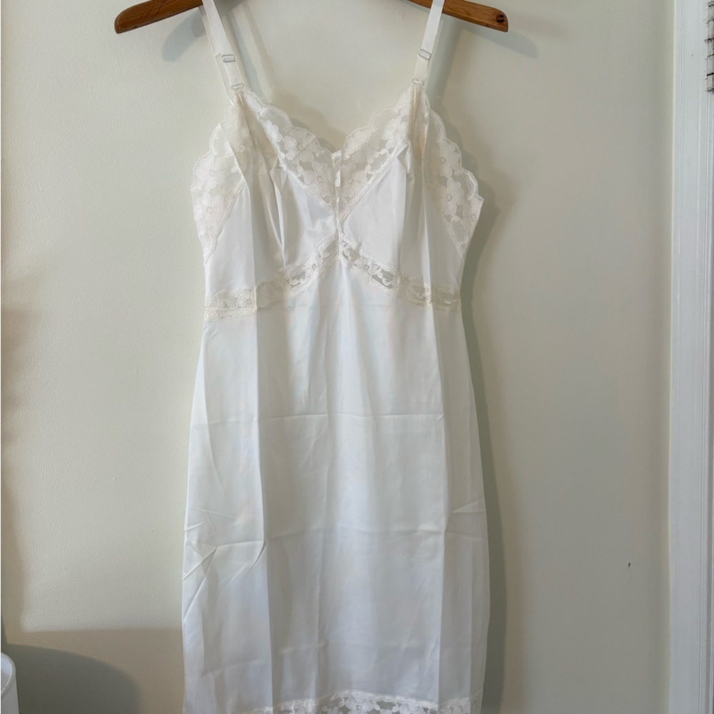 Vintage slip Elegant White Lace Trim Chemise size 34